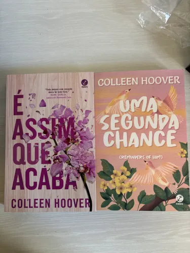 Kit livros sucessos colleen hoover (livros novos, sem marcas de uso)