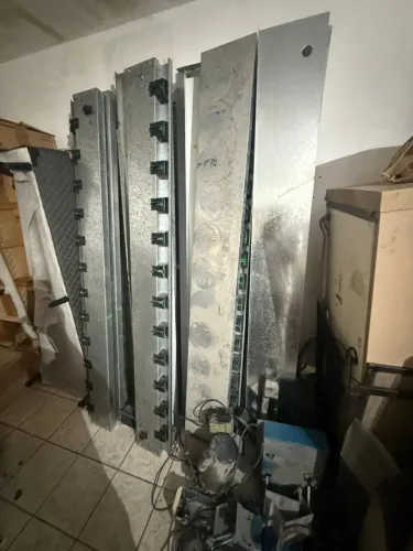 Vendo Duas Estantes Agitadoras Sistema Tintométrico<br>(No Estado)