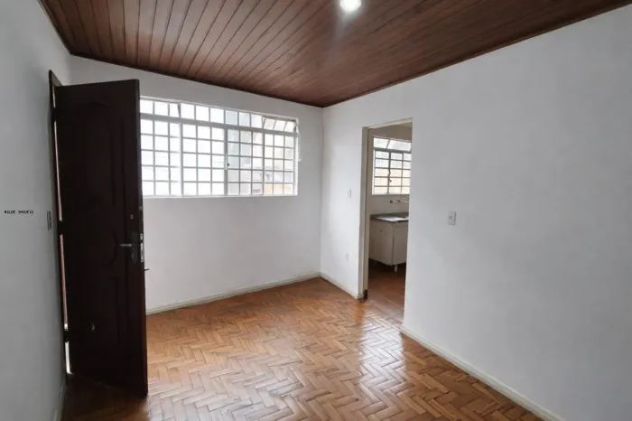 Casa para Locação em São Paulo, Horto Florestal, 2 dormitórios, 1 banheiro, 1 vaga