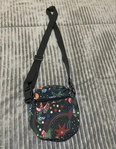 bolsa transversal estampada