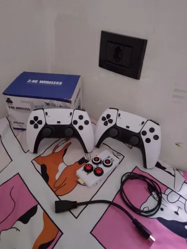 Videogame,dois meses de uso, ainda vem com proteção para o analógico!