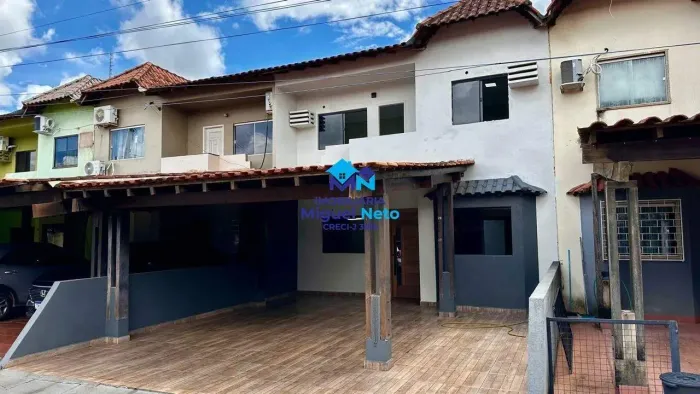 Sobrado Reformado no Condomínio Champagnat