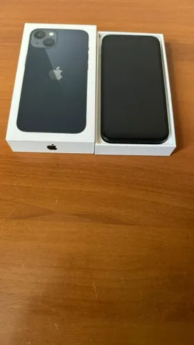 iPhone 13 preto 128GB com caixa e 03 capinhas