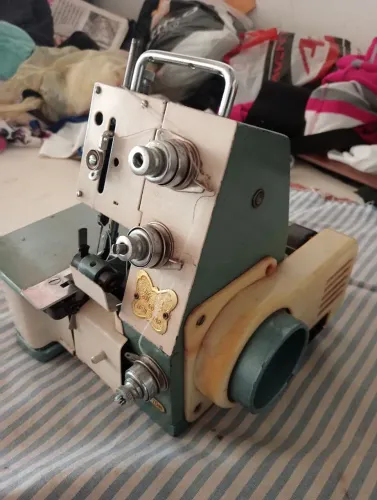 máquina overloque antiga, doméstica