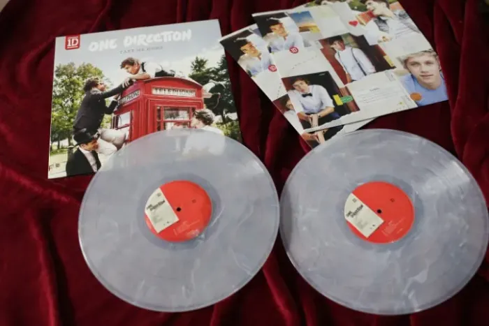 LP vinil One Direction - Take Me Home LPs repetidos, apenas o lado C e D Leia o anuncio
