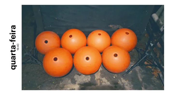 Lote com 7 Boias Náuticas de Polietileno (diâmetro 30cm / Intactas)