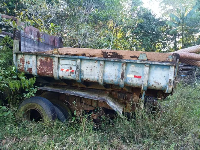 VENDO CARROCERIA DE CAÇAMBA