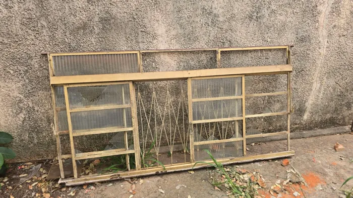 Esquadria de ferro, antigas em ótimo estado