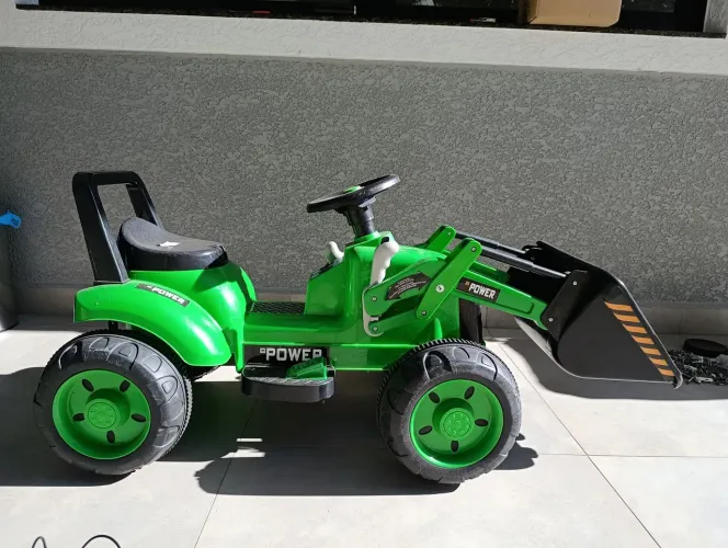 Mini Trator Escavadeira infantil elétrico a bateria  