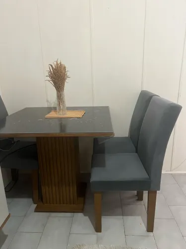 Mesa de jantar 4 cadeiras 