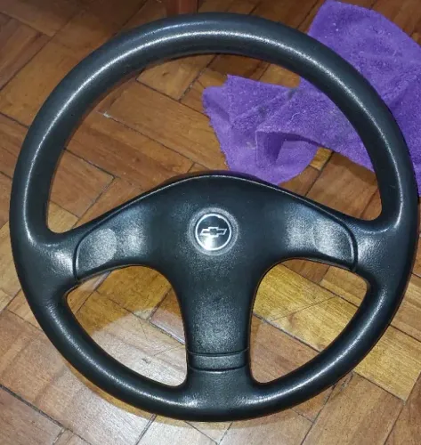 Volante Kadett e Vectra. 3 Raios GM/Chevrolet Original em ótimo estado completo.