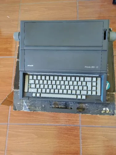 Máquina de Escrever Elétrica