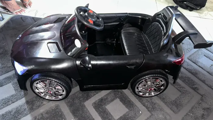 Carro elétrico infantil
