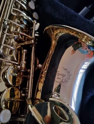 Sax Alto Legacy USA semi-novo 