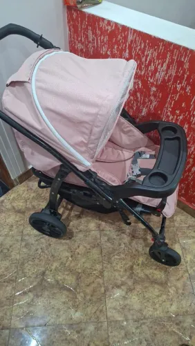 Carrinho de bebê e bebê conforto Burigotto