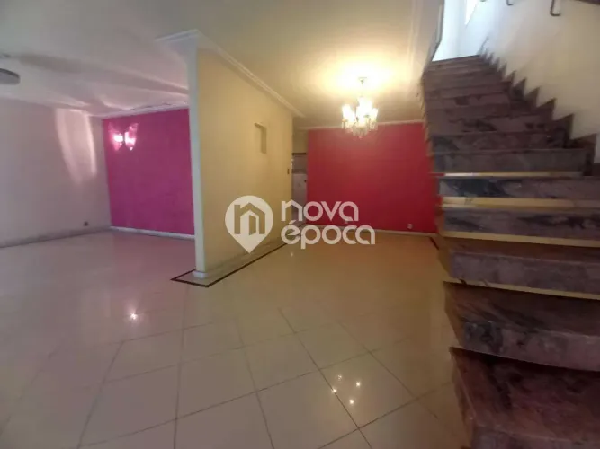 Tijuca | Casa 4 quartos, sendo 1 suite
