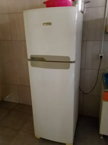 VENDO GELADEIRA DUPLEX EM OTIMO ESTADO.