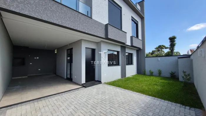 SOBRADO com 3 dormitórios à venda com 178m² por R$ 850.000,00 no bairro Boqueirão - CURITI