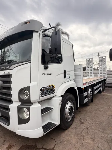 Caminhão prancha 24-280 bitruck 8X2