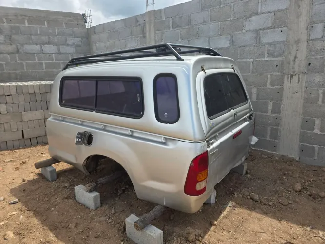 Capota e caçamba de hilux 2006