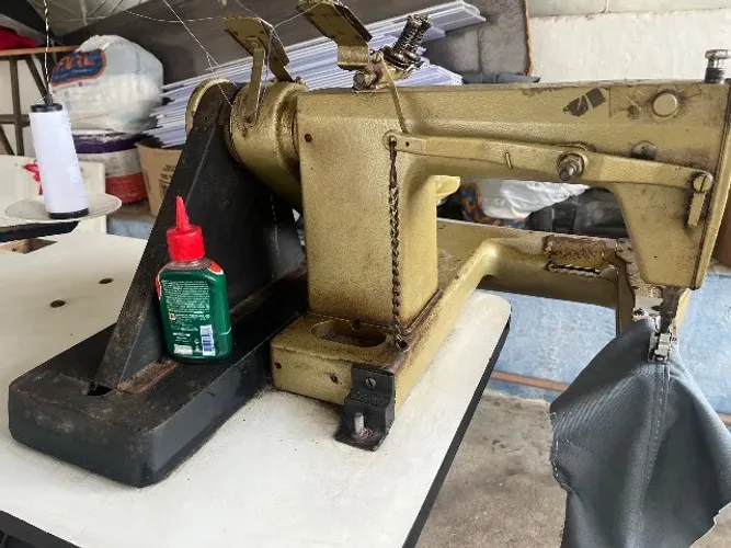 Máquina de braço usada
