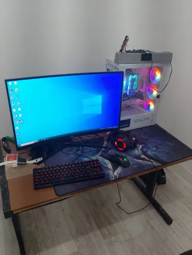 Pc gamer completo Ryzen 5 5600 rtx 3060 32 gb monitor 240hz monitor 27 AOC curvo 240 Hz