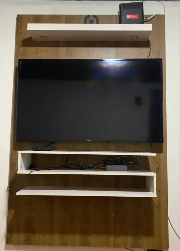 Conjunto Cama e Painel em Ótimo Estado
