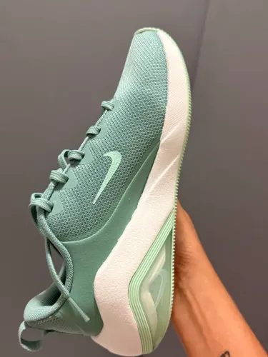 Tênis Nike Air Zoom Bella 7 original - BR 35 (EUR 36,5 / US 6)