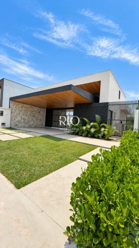 Casa de Alto Padrão com três suítes no condomínio fechado Swiss Park em Rio Branco, AC