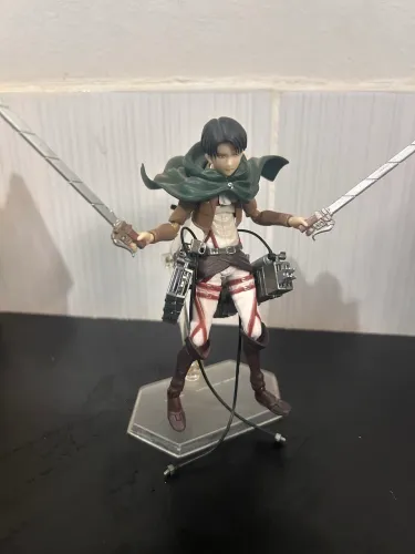 Boneco anime atack On titan 