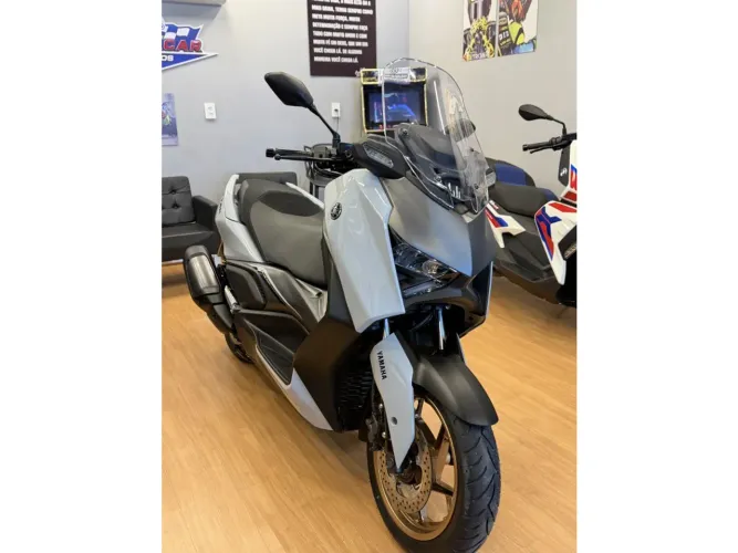 Yamaha Xmax 300 connected abs 2026