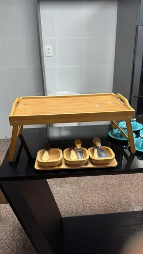 Bandejas para café da manhã na cama e refeições fora da mesa 