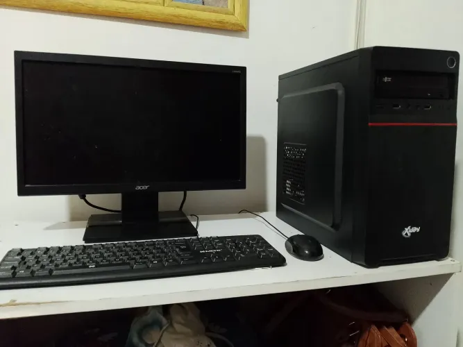 PC Completo i5/4GB/SSD 128GB 18.5" Acer