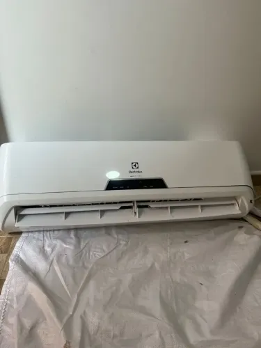AR SEMINOVO ELETROLUX 12.000