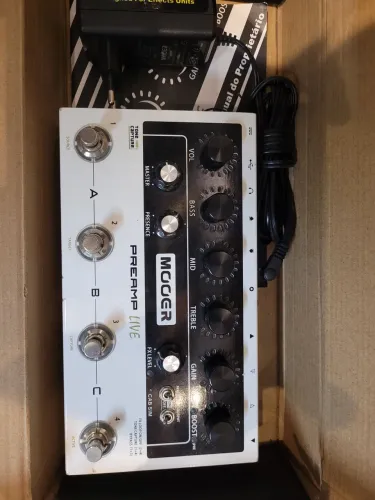 Pedal Guitarra Mooer preamp Live M999 c/ fonte 