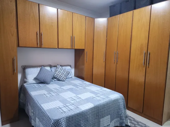 Guarda roupa casal madeira