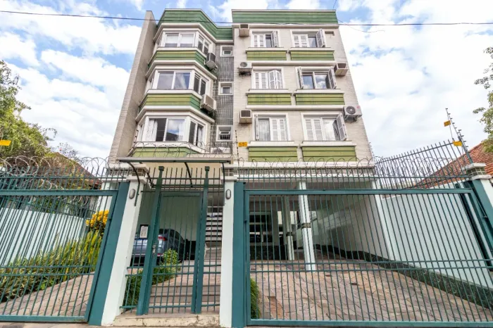 Apartamento de 3 Dormitórios com Suíte e 2 Vagas no Bairro Passo da Areia