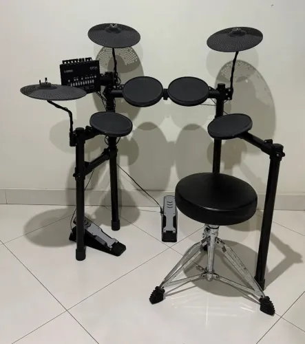 Bateria Eletrônica Yamaha DTX402K