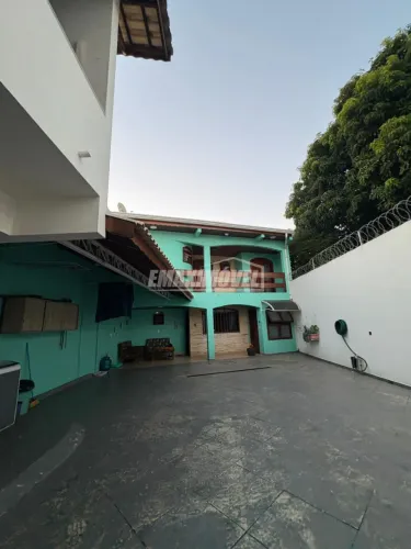 Salão Comercial com Casa Sobrado com 2 suítes para alugar na Zona Norte em Sorocaba/SP