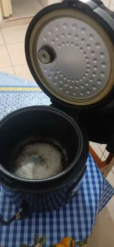 Panela elétrica de arroz pequena