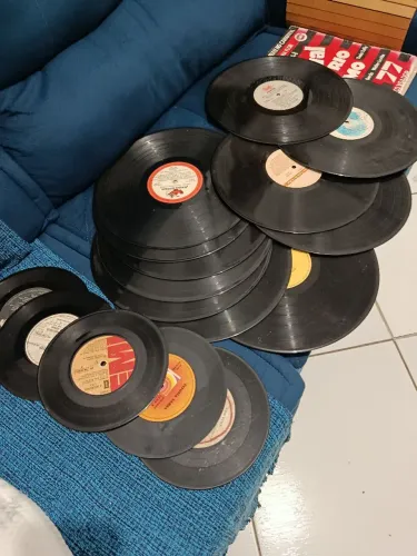 Discos de Vinil (LP e Compactos) Arranhados | Ideal para Decoração e Coleção