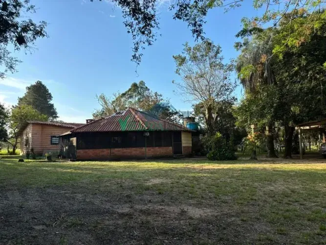 Sítio em Aguas Claras de 2 hectares com casa ampla, muitas frutíferas