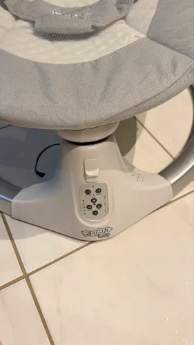 Cadeirinha de balanço elétrica 