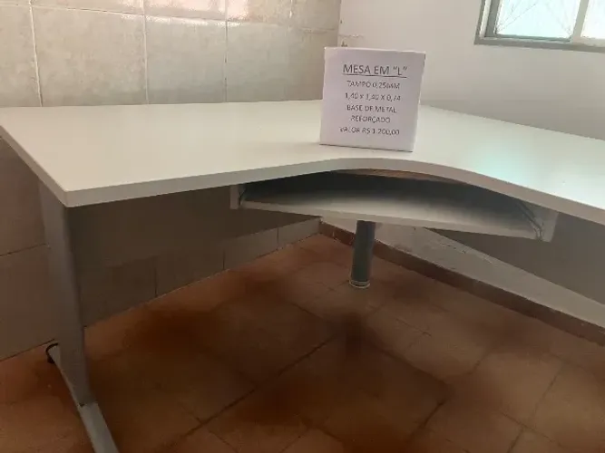 Mesa em L para escritório