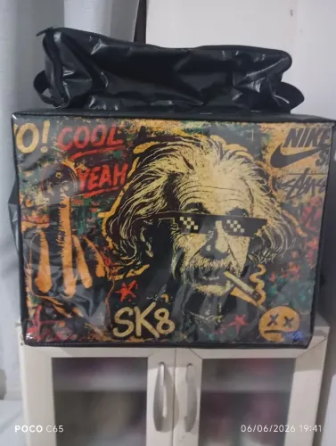 Vendo bag de entrega nova, preço bom para sair rápido , passo cartão com juros da máquina 