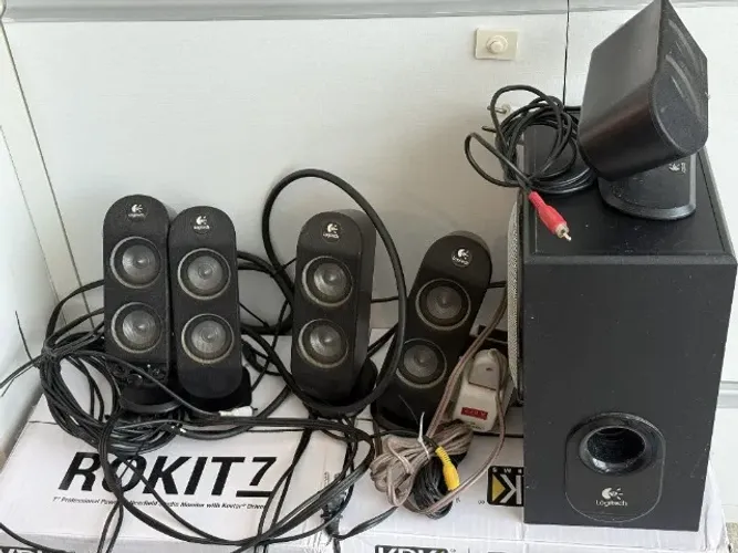 Caixas de som Logitech X-530 5.1
