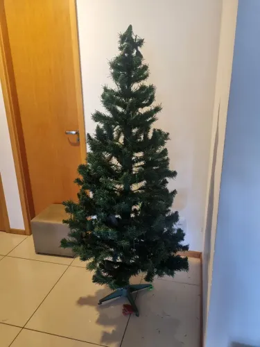 Árvore de Natal (sem acessórios)