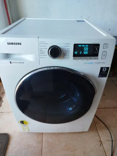 Máquina e secadora 