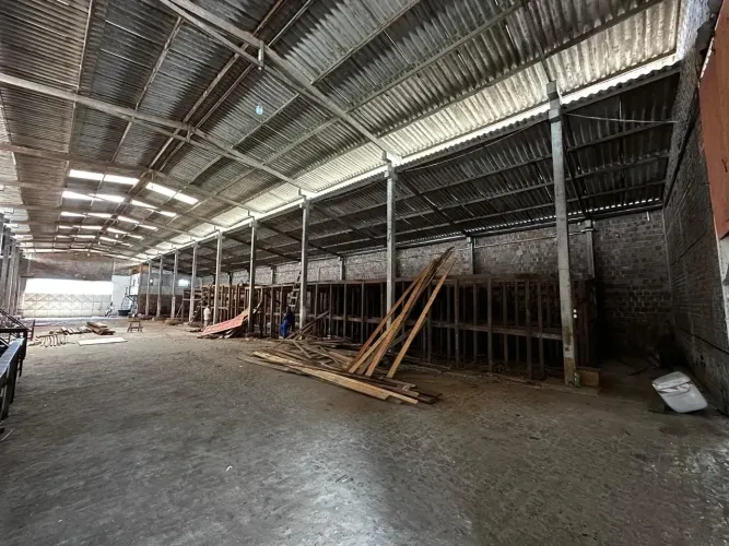 Prédio comercial Av Tomaz Landim, Igapó