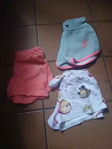 Lote de roupas femininas infantis